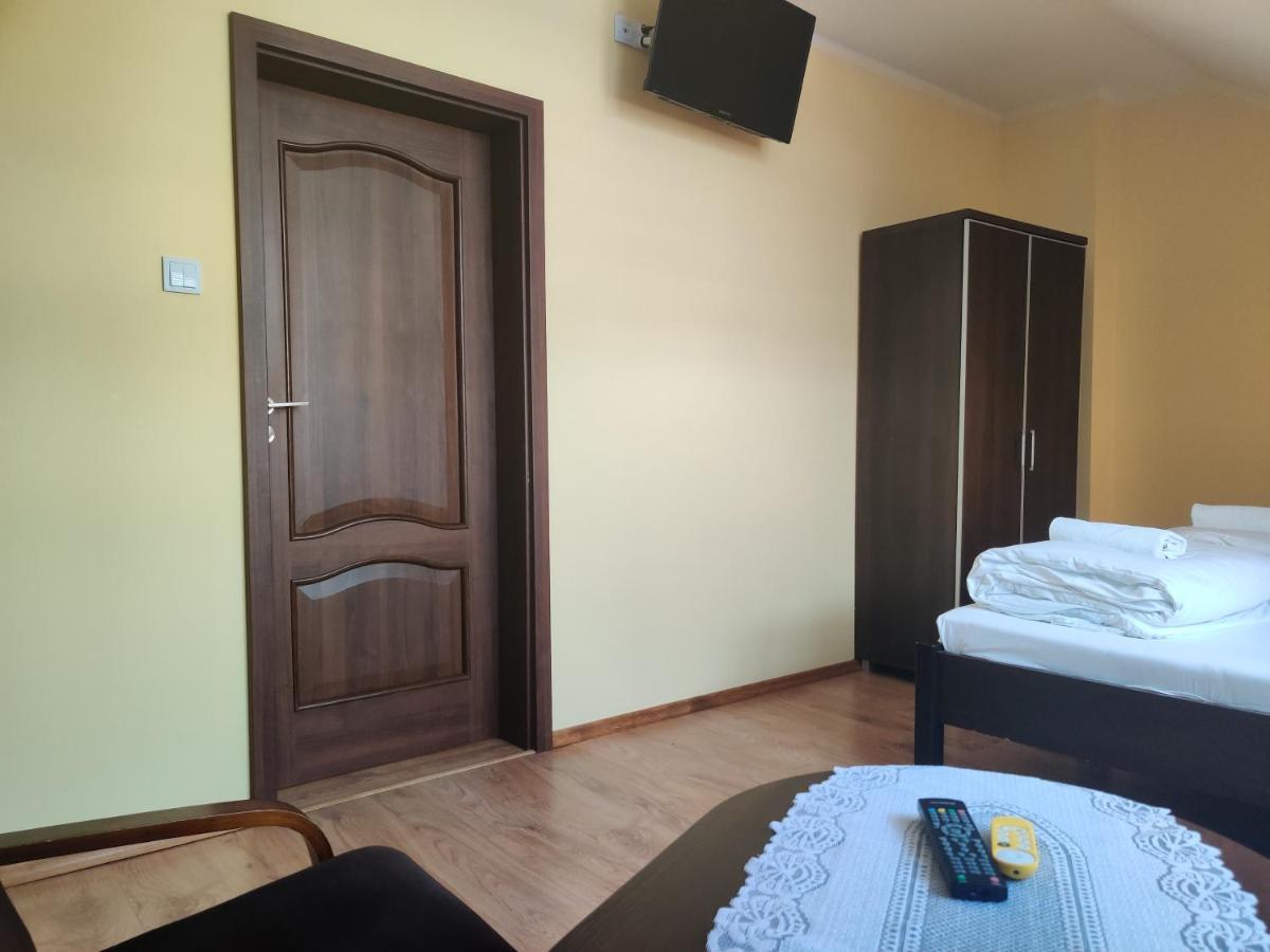 Hostal Cztery Pory Roku Białowieża Exterior foto