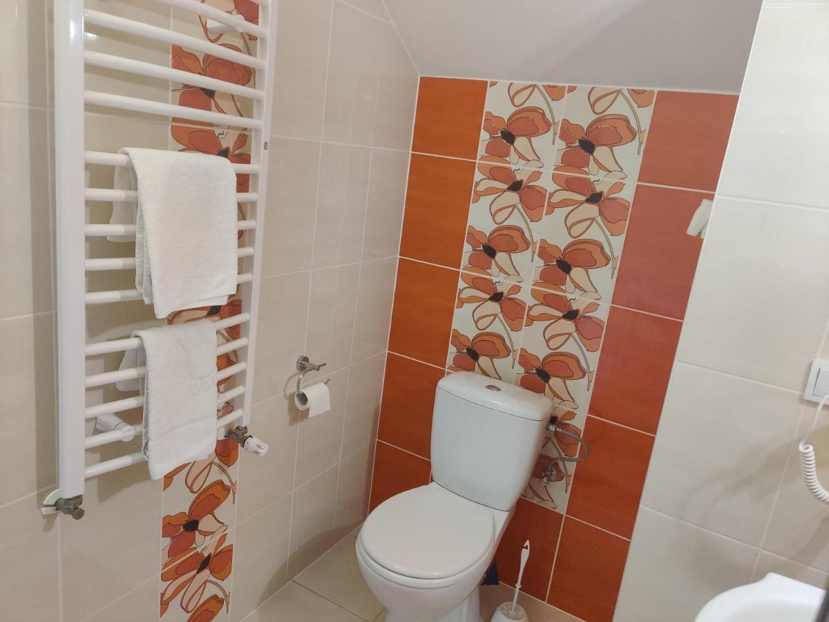 Hostal Cztery Pory Roku Białowieża Exterior foto