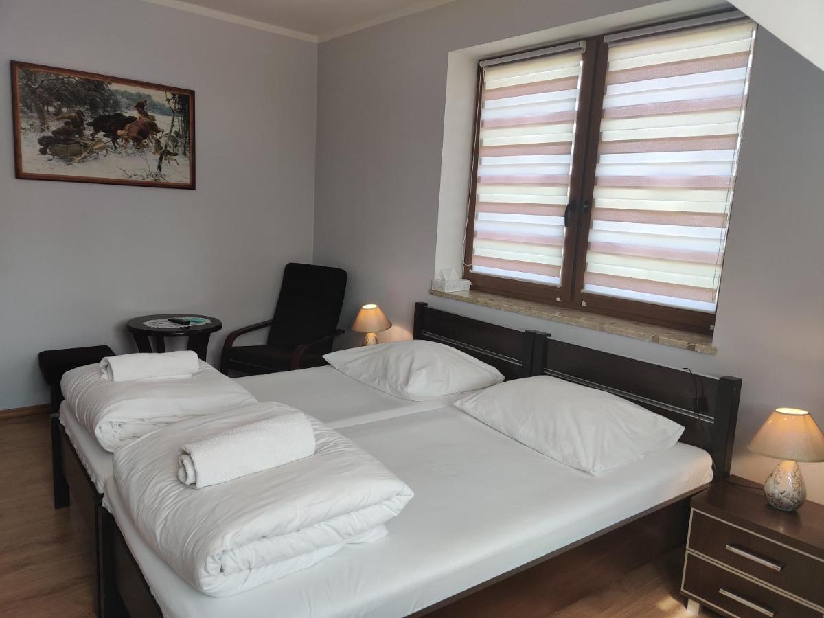 Hostal Cztery Pory Roku Białowieża Exterior foto