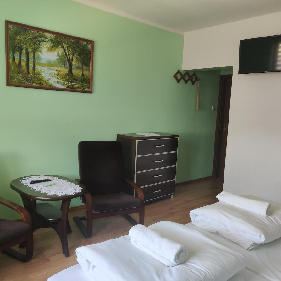 Hostal Cztery Pory Roku Białowieża Exterior foto