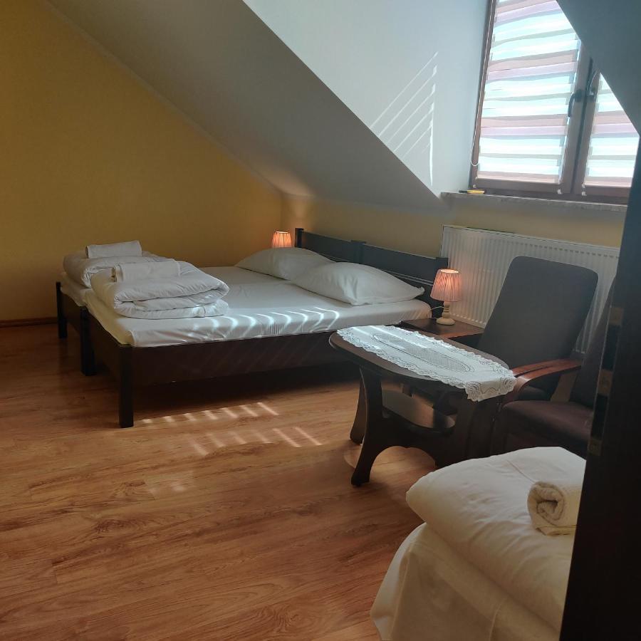 Hostal Cztery Pory Roku Białowieża Exterior foto