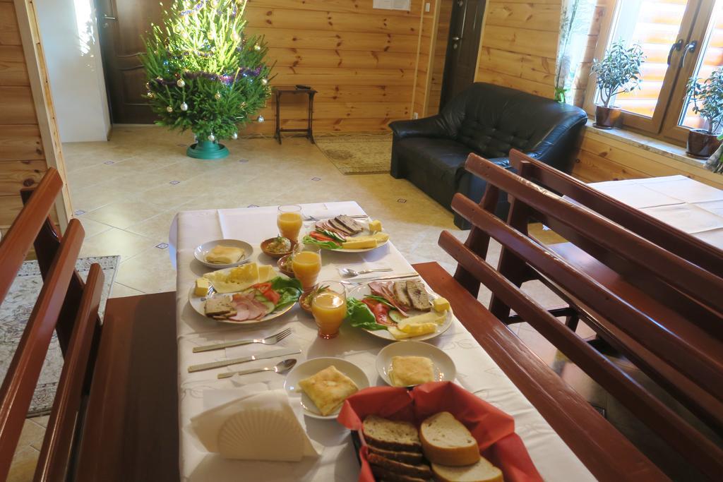 Hostal Cztery Pory Roku Białowieża Exterior foto