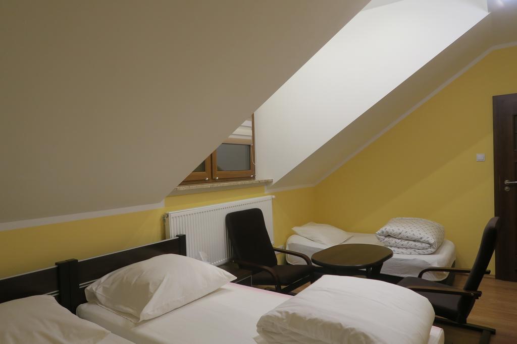 Hostal Cztery Pory Roku Białowieża Exterior foto